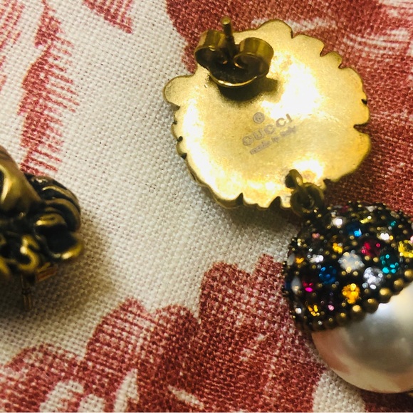 RARE ๐ ๐ Gucci Metal Crystal Lion Glass Pearl Earrings Aged Gold - Picture 7 of 8